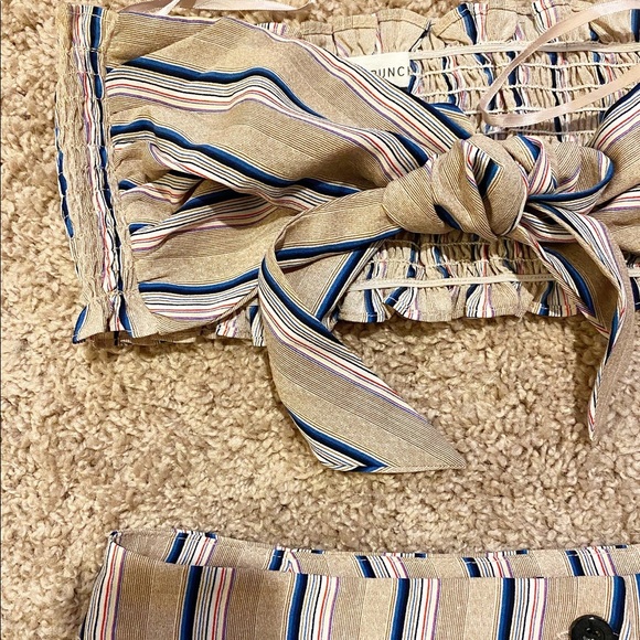 2 piece set - Picture 2 of 2